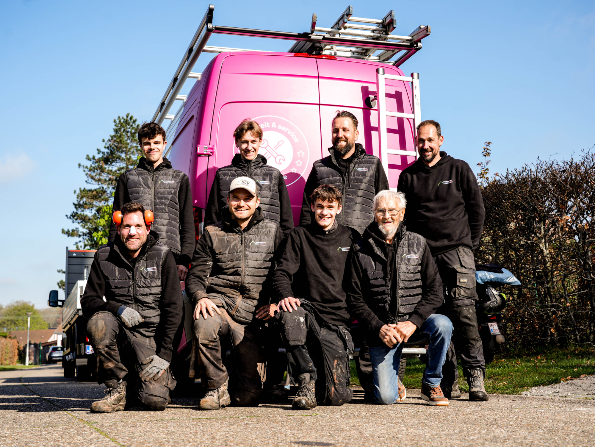 Het team van dakwerken SCV
